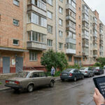 Интерфейс сервиса онлайн-оценки стоимости квартир в Москве с графиками точности и картой города